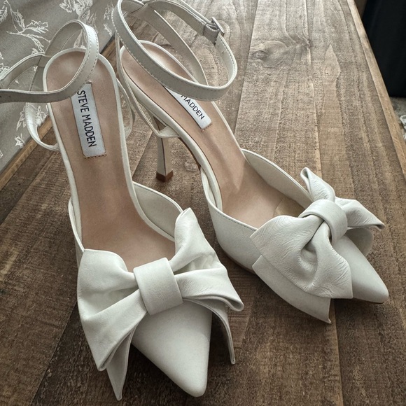 Steve Madden Shoes - Steve Madden Lovella Bow heels